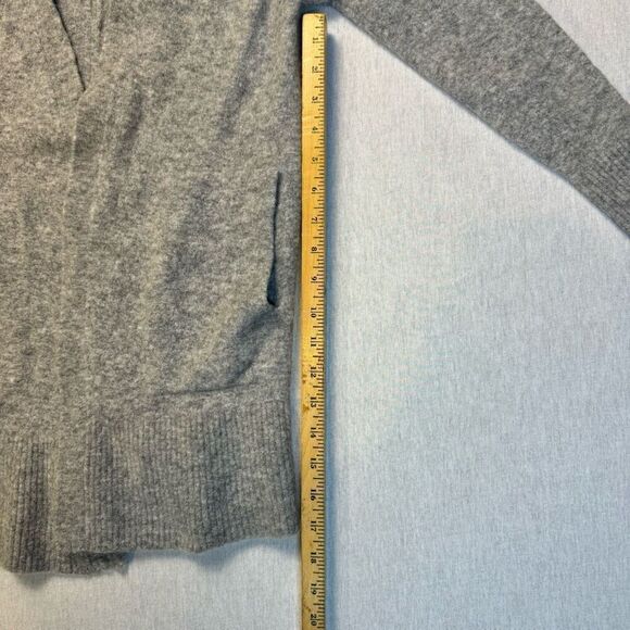 Banana Republic Women’s Gray Cardigan with Italian Yarn Filpucci - Picture 8 of 10